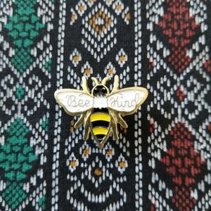 📍2/20$ Bee Kind Enamel Pin NWOT
